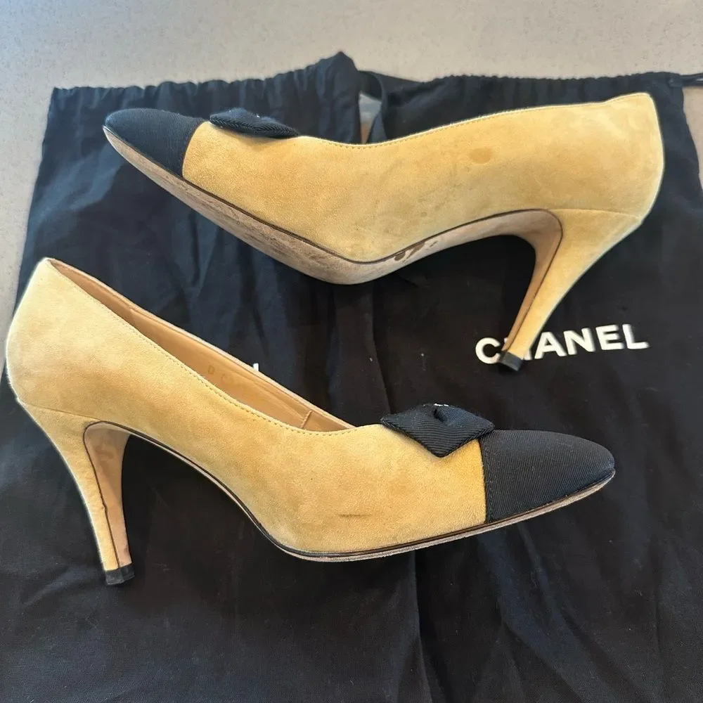 CHANEL Interlocking CC Logo Pumps Women's Size 38.5 - Picture 5 of 8